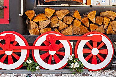 《狂想乐园》新预告展示如何打造情人节主题公园